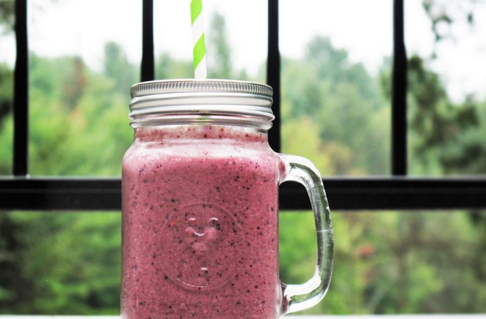 Smoothie antioxydant à l’açaï et aux petits fruits